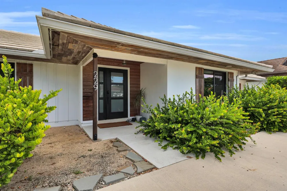 229 Fairway W Tequesta, FL 33469