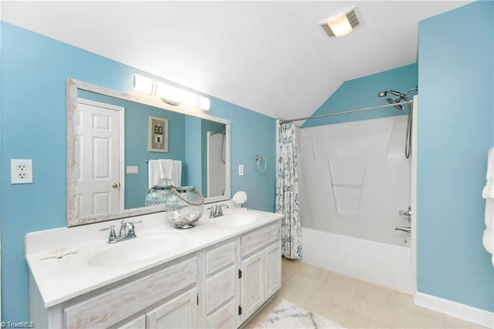 1105 Deer Run Lane Yadkinville, NC 27055