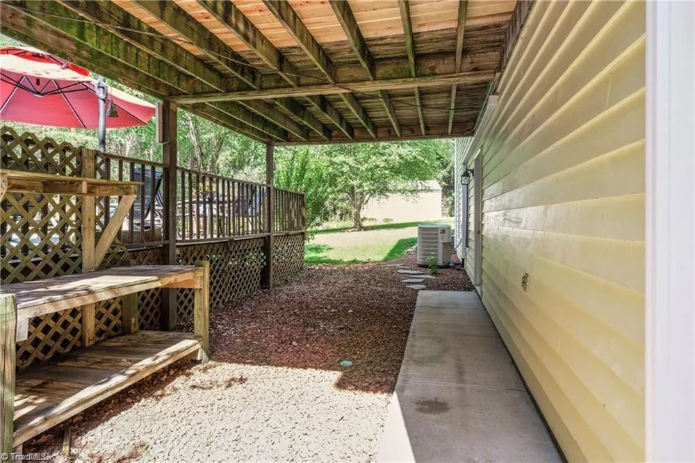 1105 Deer Run Lane Yadkinville, NC 27055