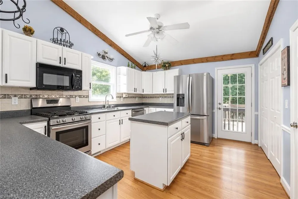 1105 Deer Run Lane Yadkinville, NC 27055