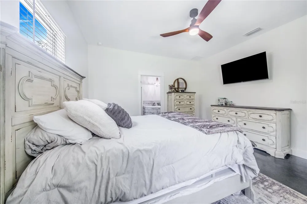 12510 LAKE HATCHINEHA ROAD Haines City, FL 33844