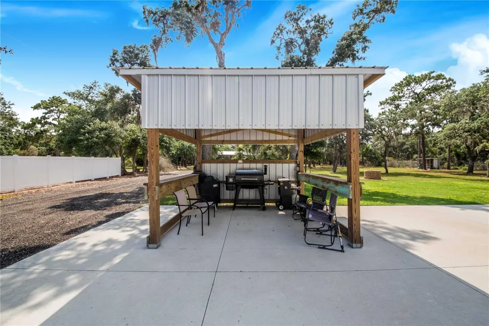 12510 LAKE HATCHINEHA ROAD Haines City, FL 33844