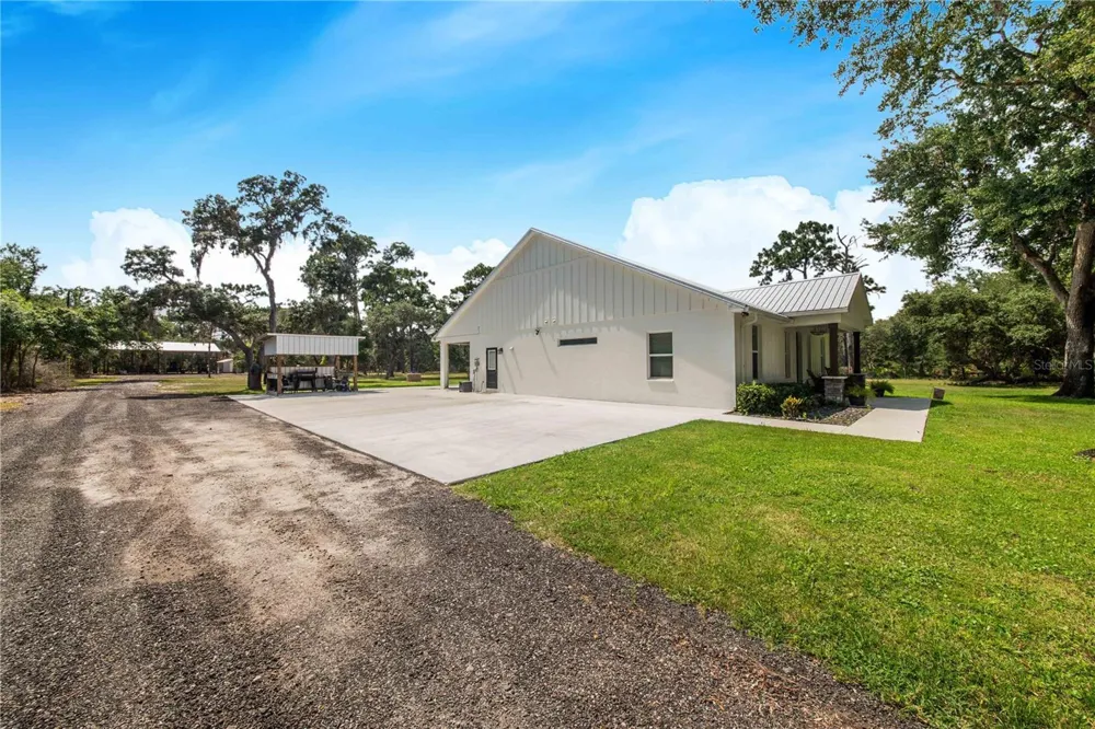 12510 LAKE HATCHINEHA ROAD Haines City, FL 33844