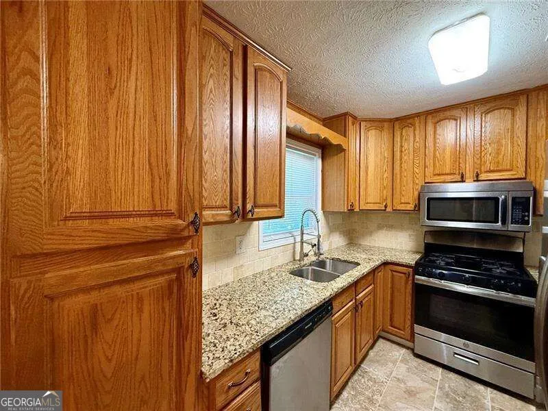1414 Sycamore DR NW Kennesaw, GA 30152