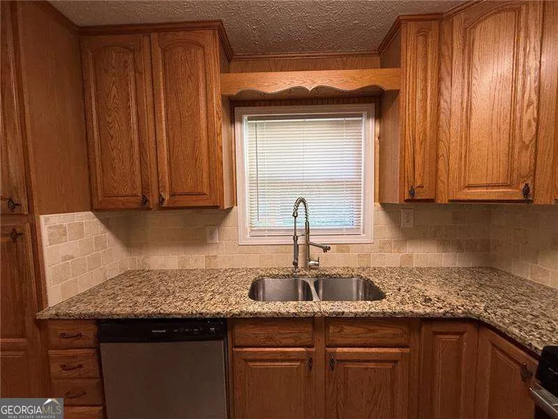 1414 Sycamore DR NW Kennesaw, GA 30152