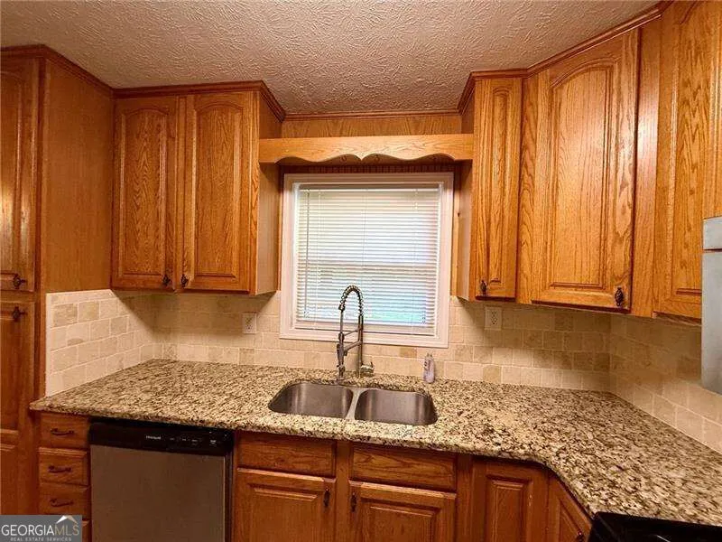 1414 Sycamore DR NW Kennesaw, GA 30152