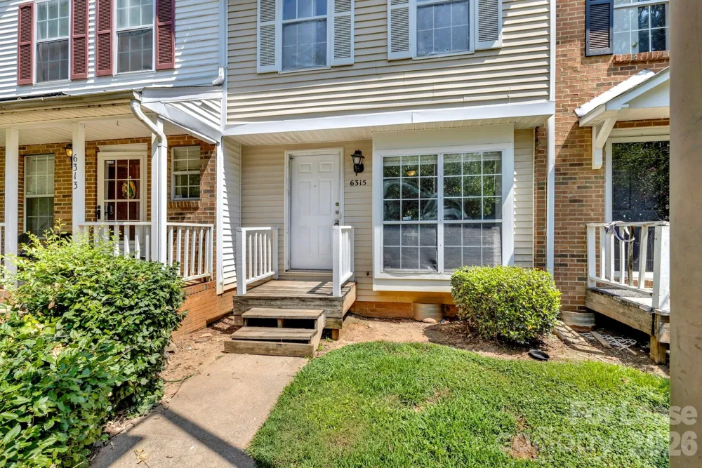 6315 Windsor Gate Lane Charlotte, NC 28215