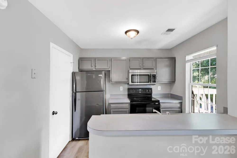 6315 Windsor Gate Lane Charlotte, NC 28215