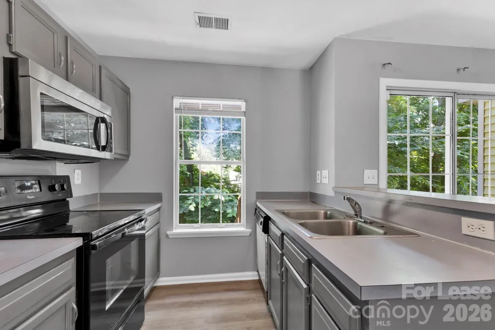 6315 Windsor Gate Lane Charlotte, NC 28215