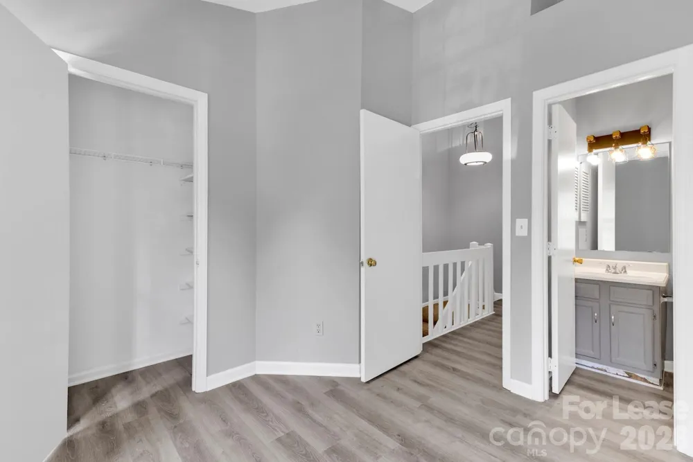 6315 Windsor Gate Lane Charlotte, NC 28215