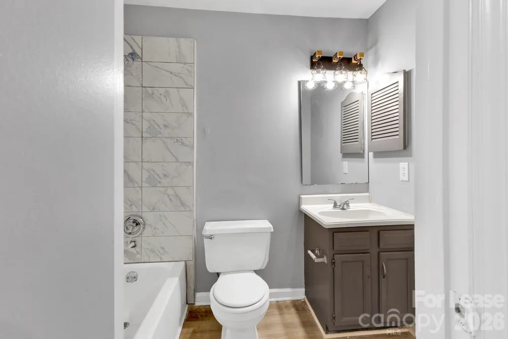 6315 Windsor Gate Lane Charlotte, NC 28215