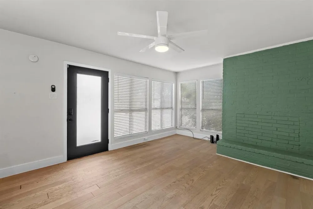 909 Reinli Street #101 Austin, TX 78751