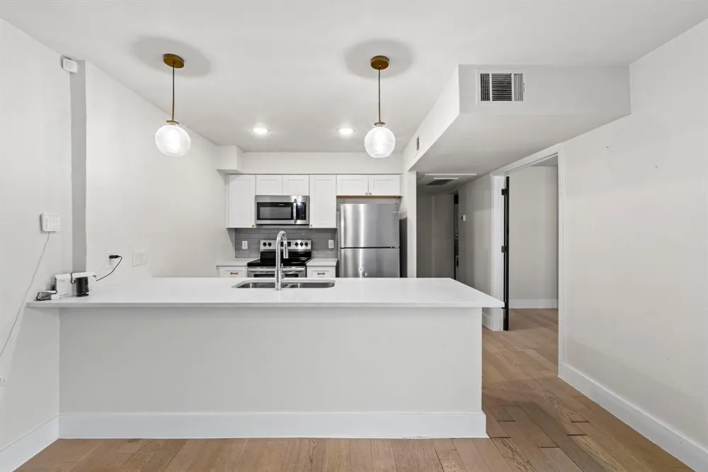 909 Reinli Street #101 Austin, TX 78751