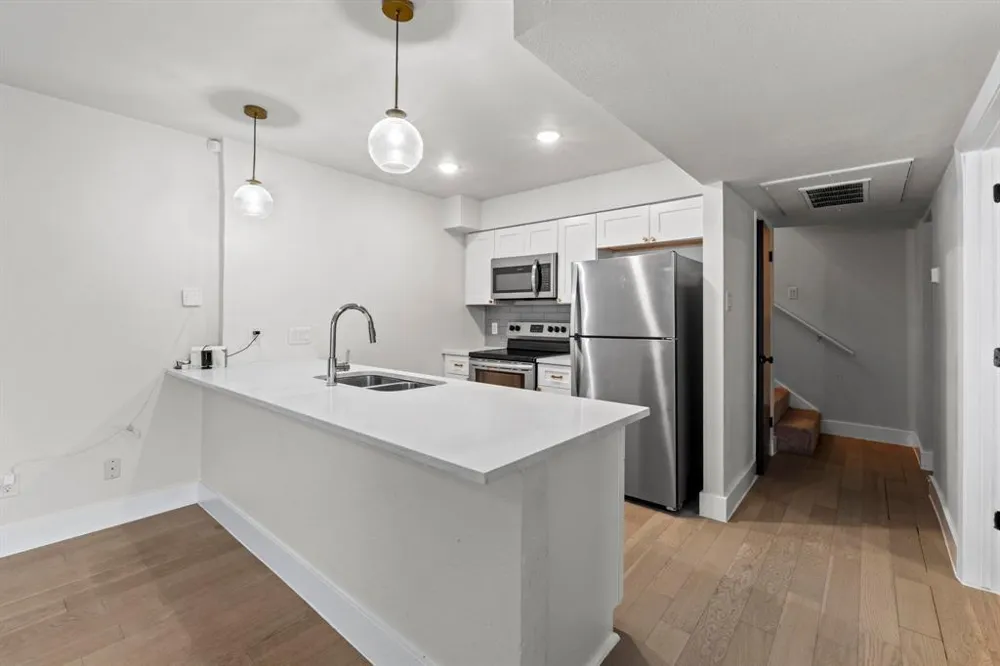 909 Reinli Street #101 Austin, TX 78751