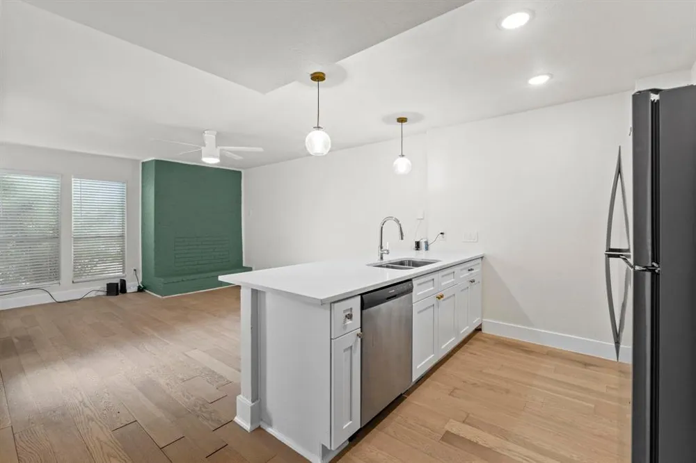 909 Reinli Street #101 Austin, TX 78751
