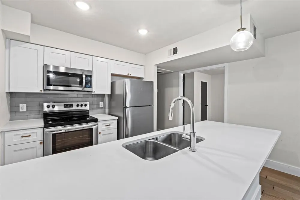 909 Reinli Street #101 Austin, TX 78751