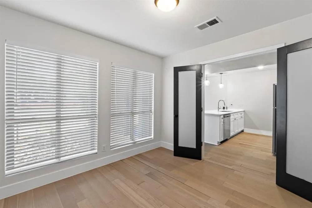 909 Reinli Street #101 Austin, TX 78751