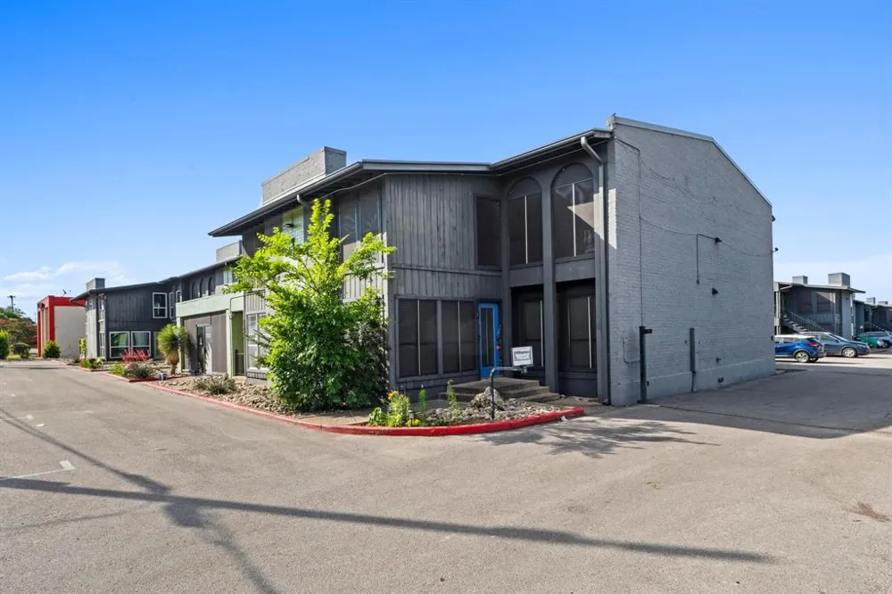 909 Reinli Street #101 Austin, TX 78751