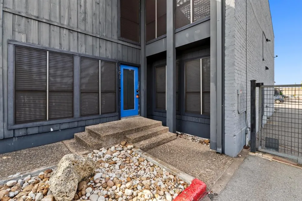 909 Reinli Street #101 Austin, TX 78751