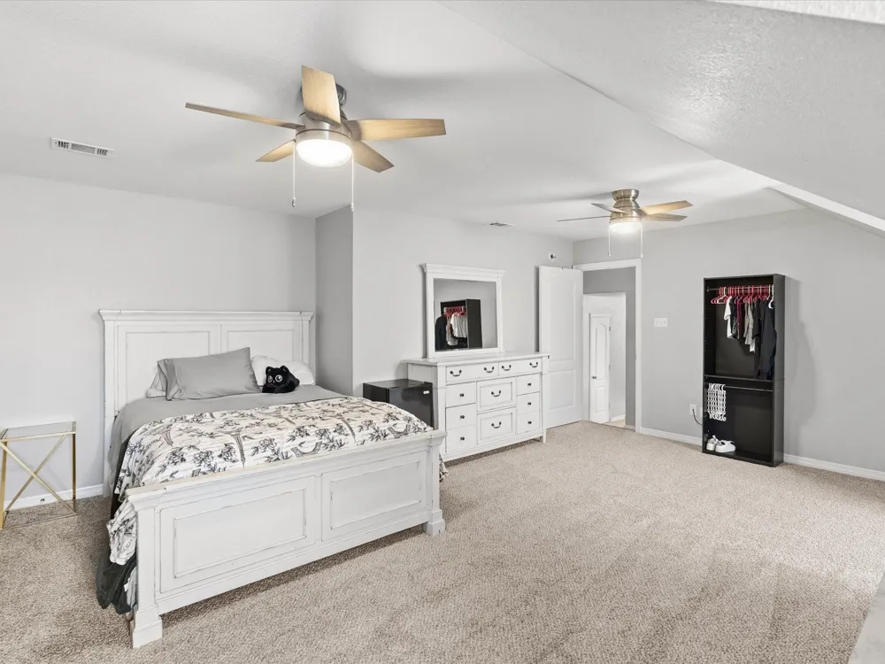 8630 Glenloch Drive Red Oak, TX 75154