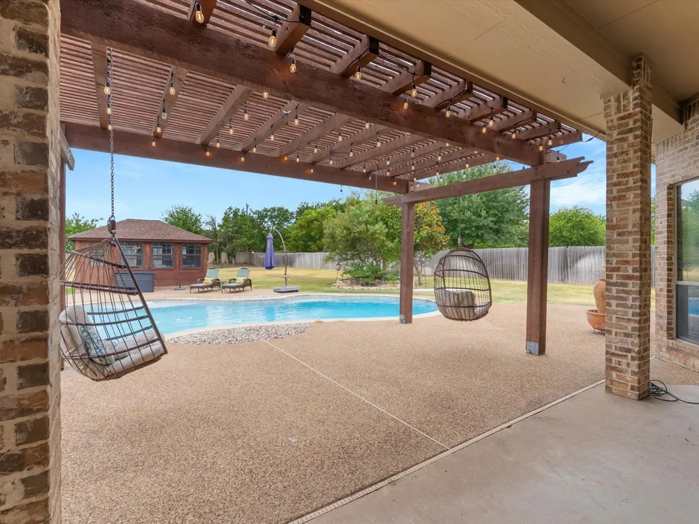 8630 Glenloch Drive Red Oak, TX 75154