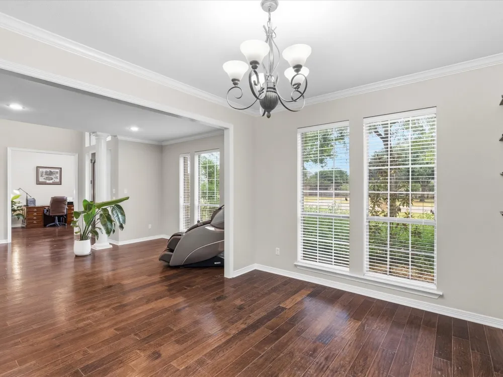 8630 Glenloch Drive Red Oak, TX 75154