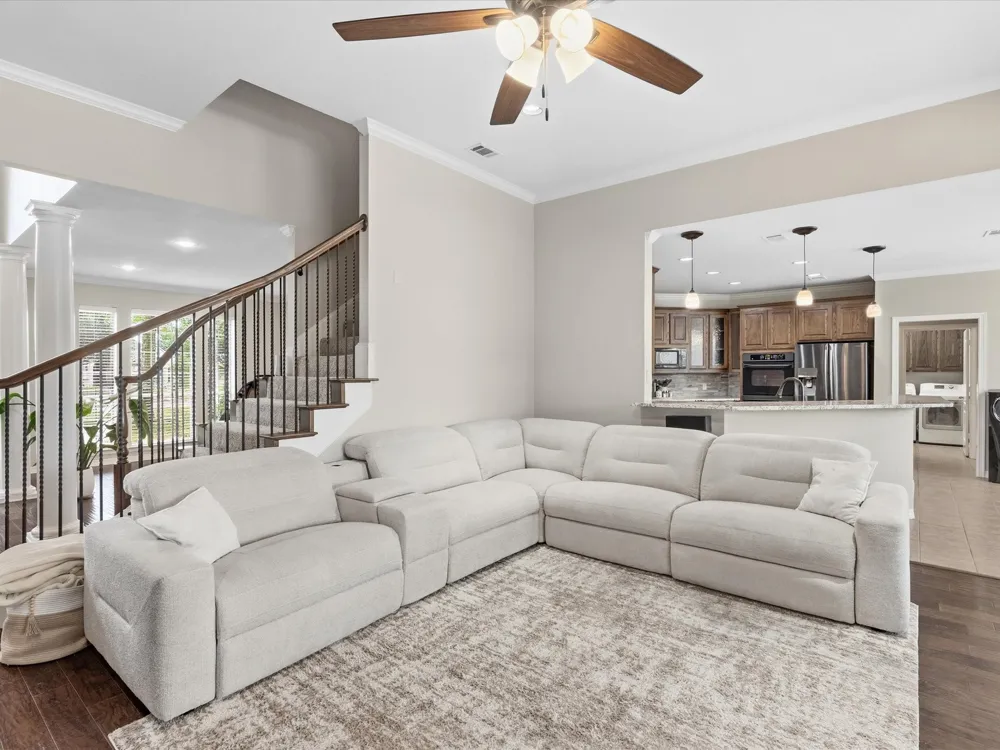 8630 Glenloch Drive Red Oak, TX 75154