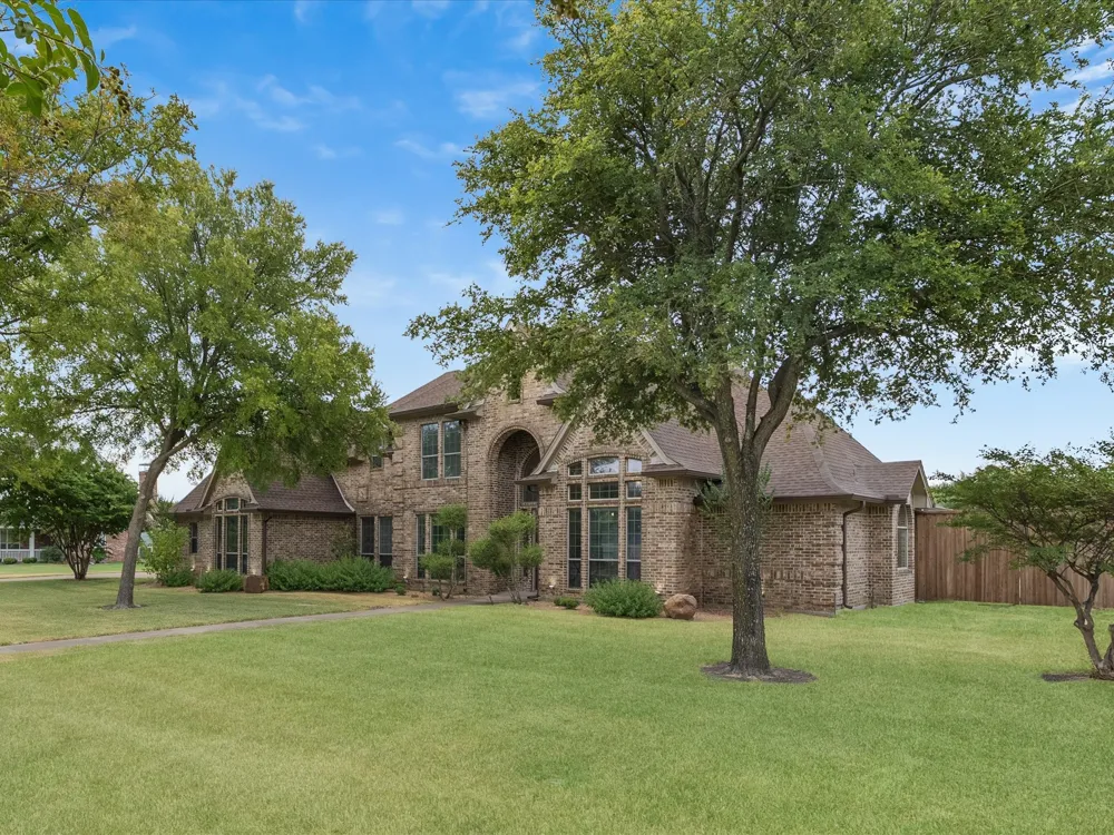 8630 Glenloch Drive Red Oak, TX 75154