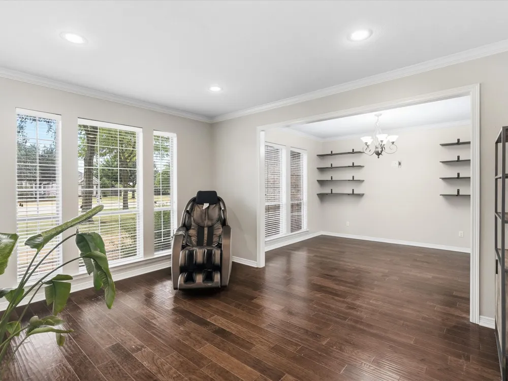 8630 Glenloch Drive Red Oak, TX 75154
