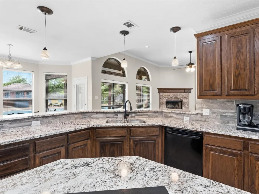 8630 Glenloch Drive Red Oak, TX 75154