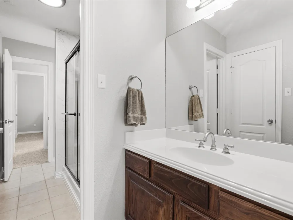 8630 Glenloch Drive Red Oak, TX 75154