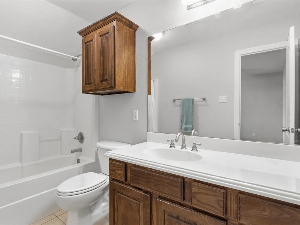 8630 Glenloch Drive Red Oak, TX 75154