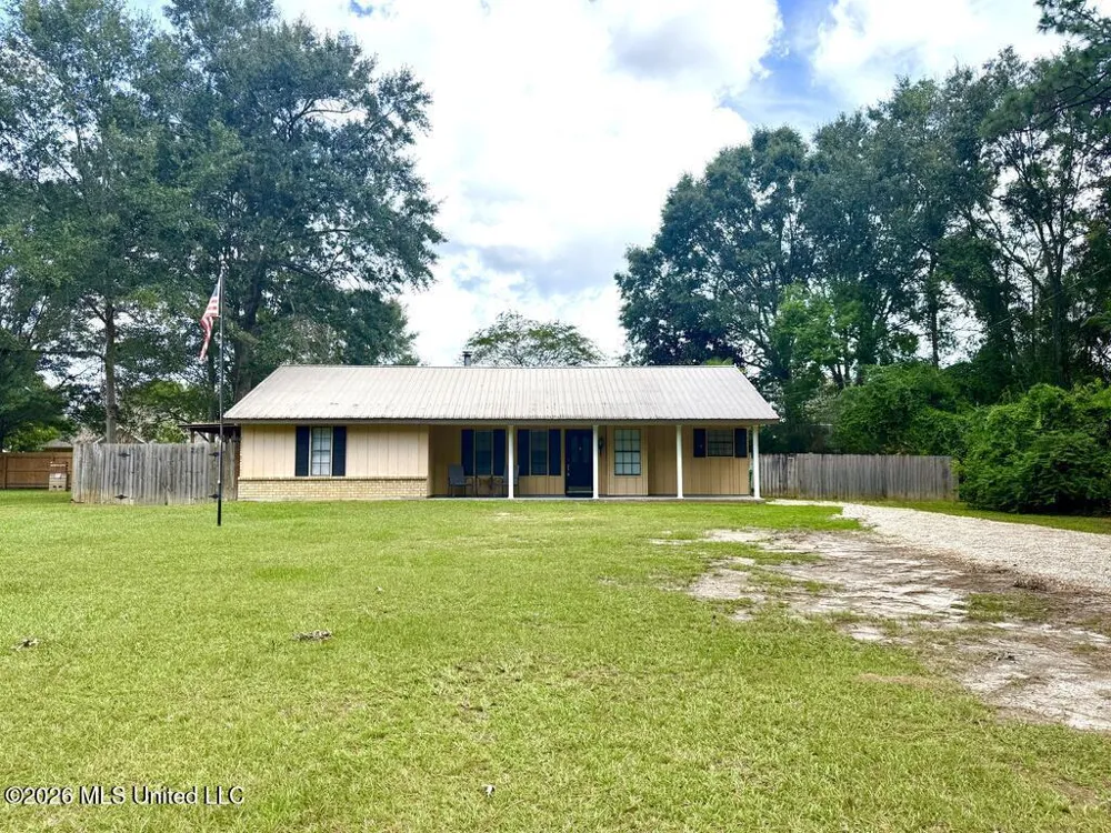 206 Glenwood Drive Carriere, MS 39426