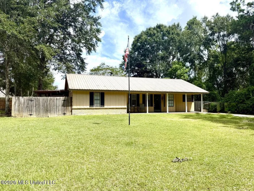 206 Glenwood Drive Carriere, MS 39426
