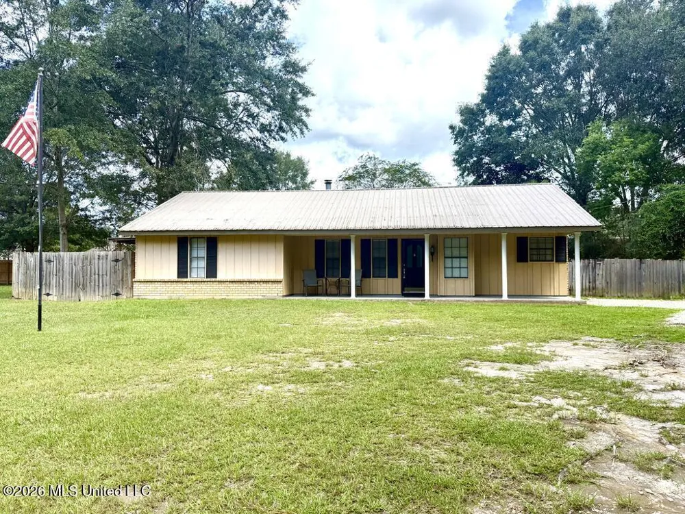 206 Glenwood Drive Carriere, MS 39426