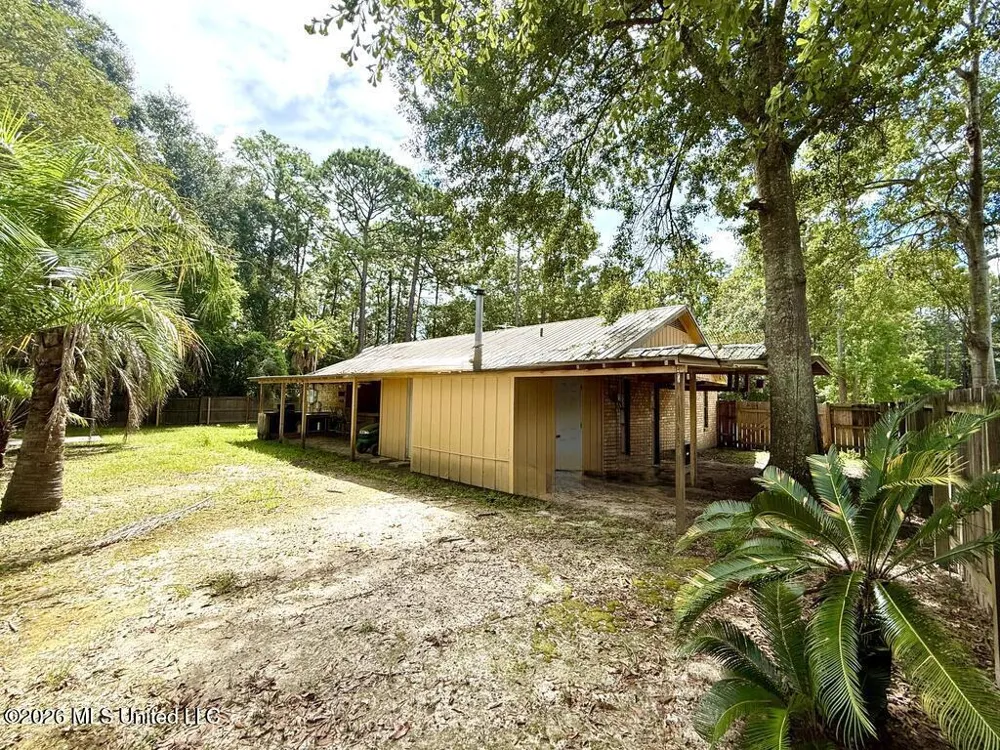 206 Glenwood Drive Carriere, MS 39426