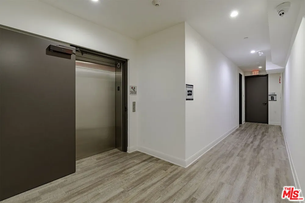 859 S Lucerne Boulevard #110 Los Angeles, CA 90005