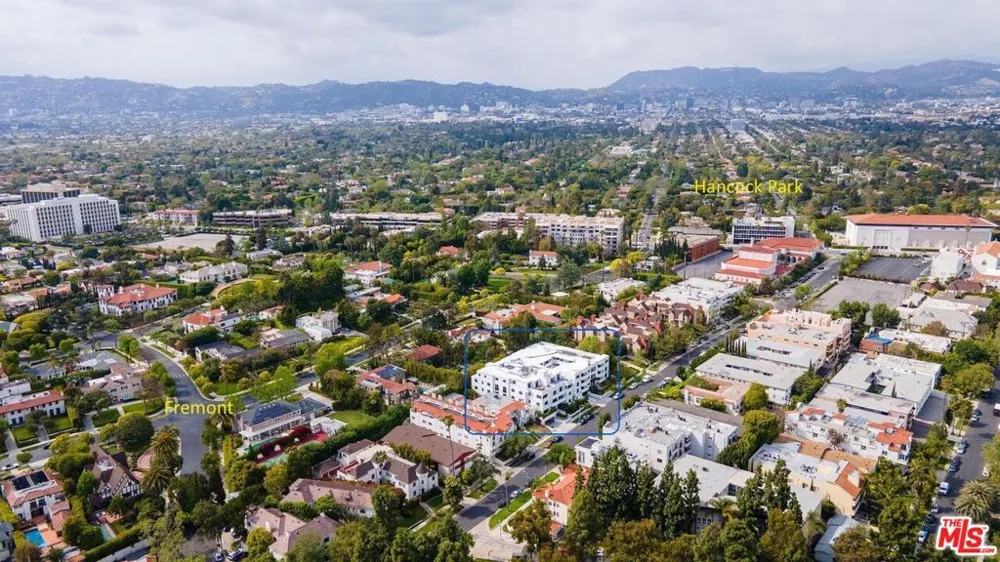 859 S Lucerne Boulevard #110 Los Angeles, CA 90005