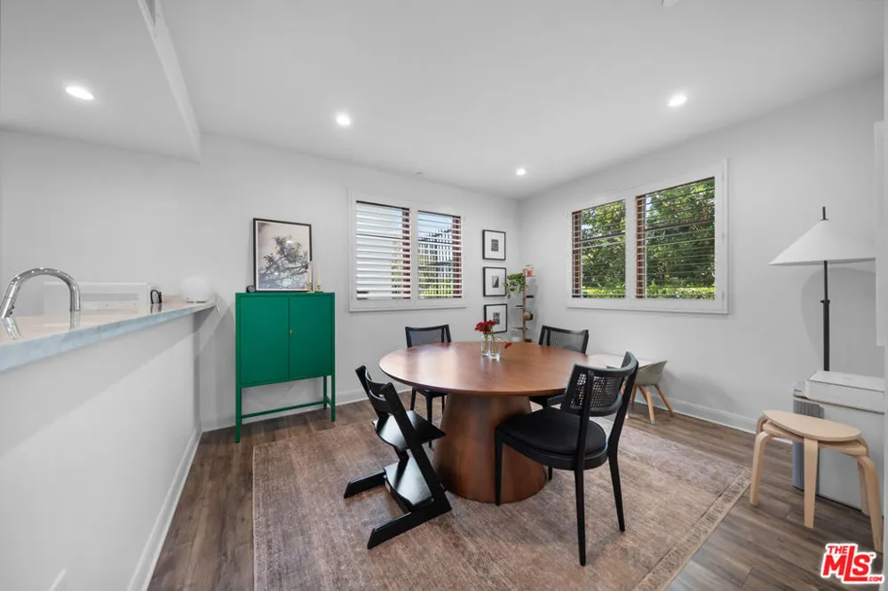 859 S Lucerne Boulevard #110 Los Angeles, CA 90005
