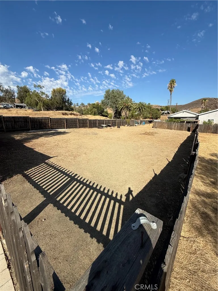 3 Miller Lake Elsinore, CA 92530