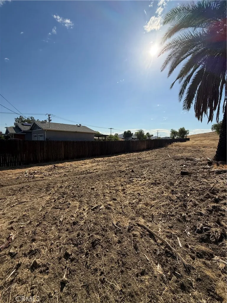 3 Miller Lake Elsinore, CA 92530