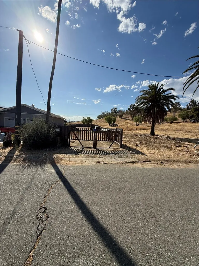 3 Miller Lake Elsinore, CA 92530