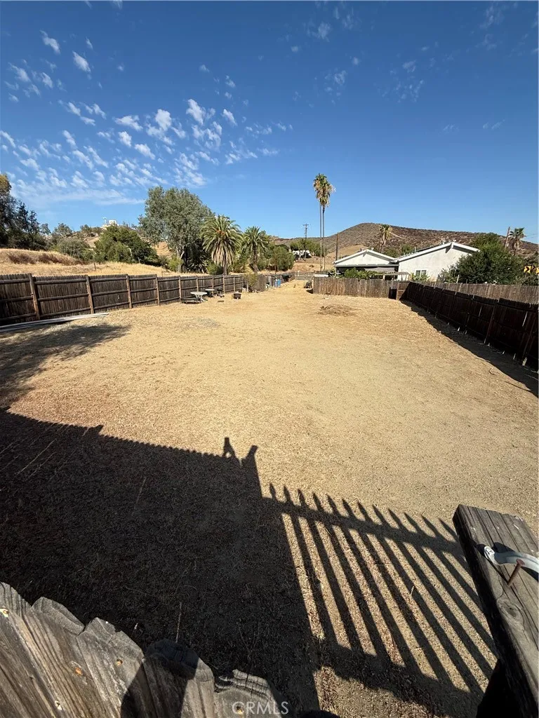 3 Miller Lake Elsinore, CA 92530