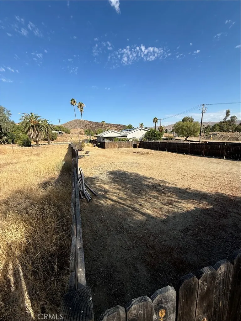3 Miller Lake Elsinore, CA 92530