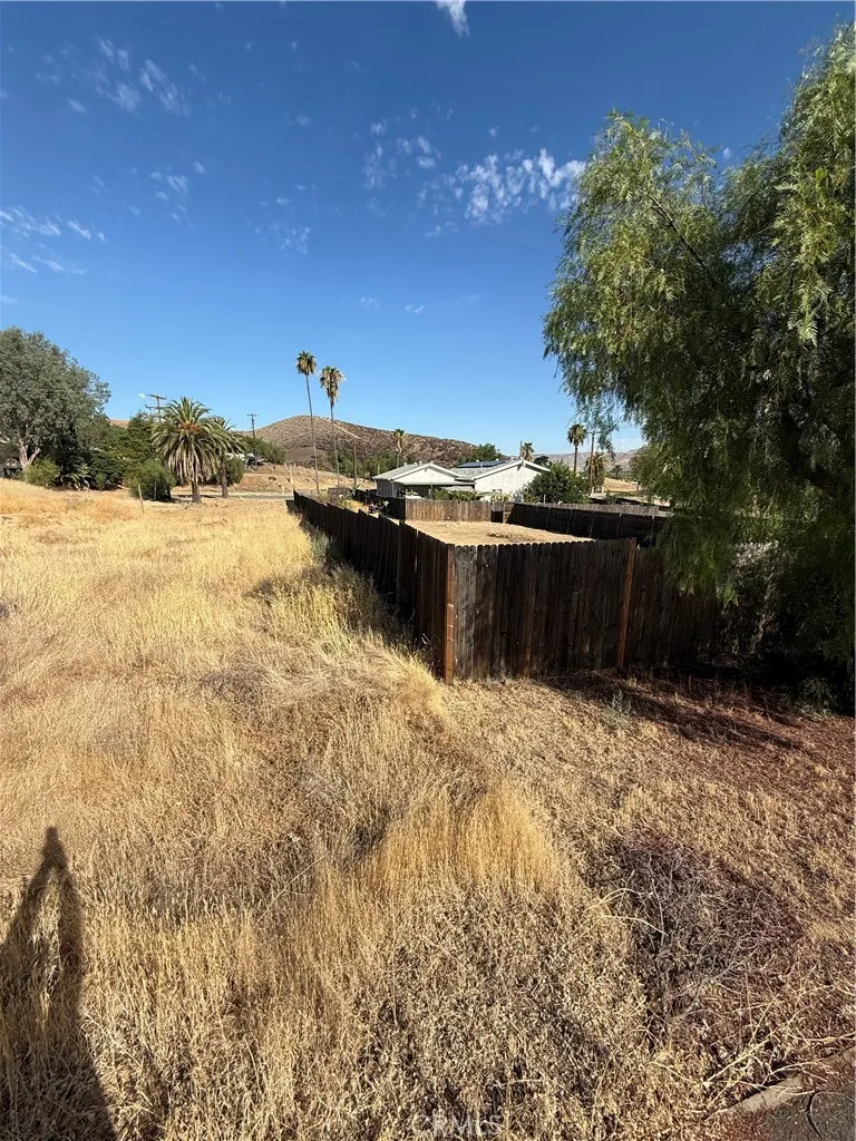 3 Miller Lake Elsinore, CA 92530