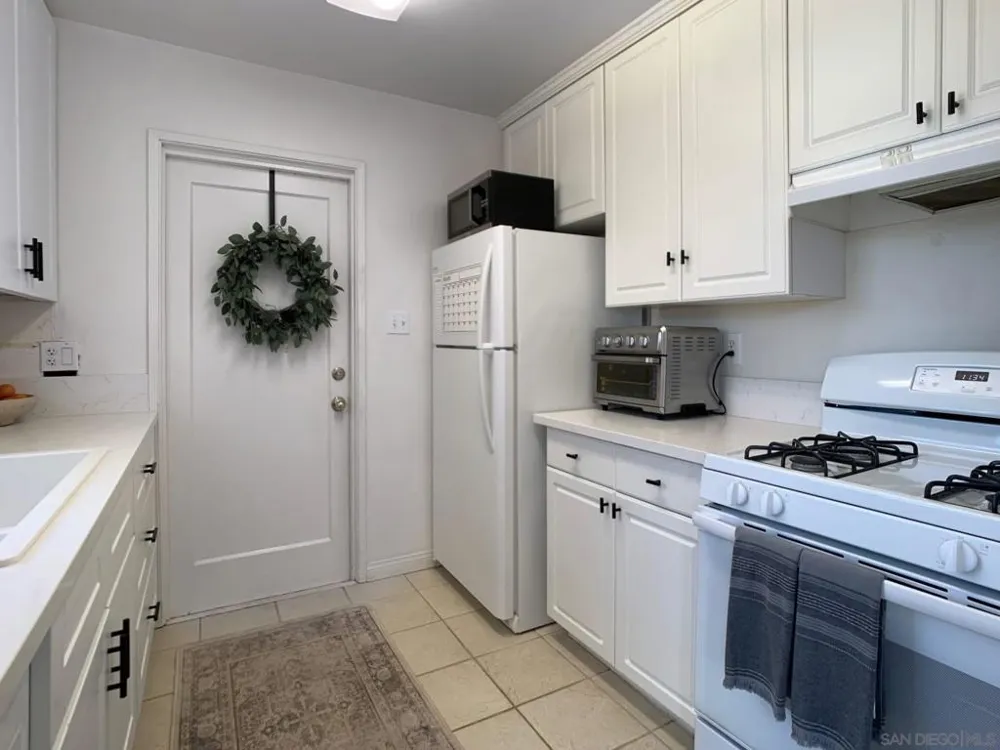 5111 Jackson Drive La Mesa, CA 91942