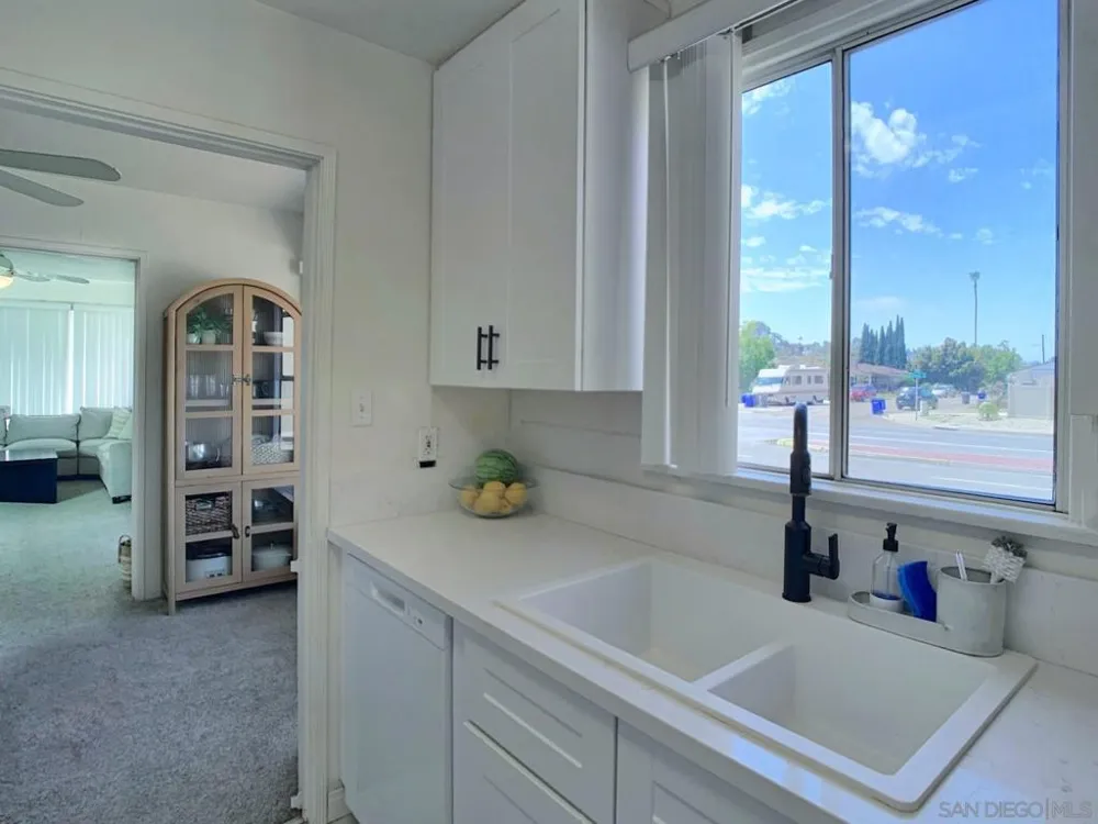 5111 Jackson Drive La Mesa, CA 91942