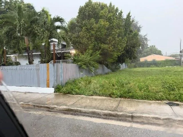 812 NW 29th Ter Miami, FL 33127