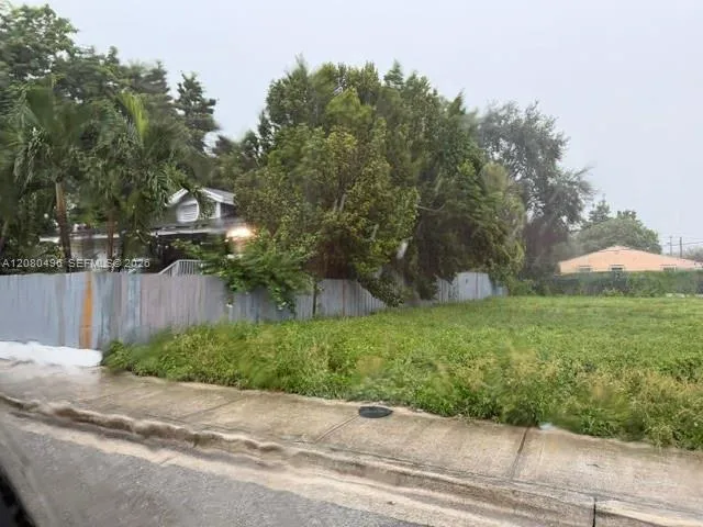 812 NW 29th Ter Miami, FL 33127