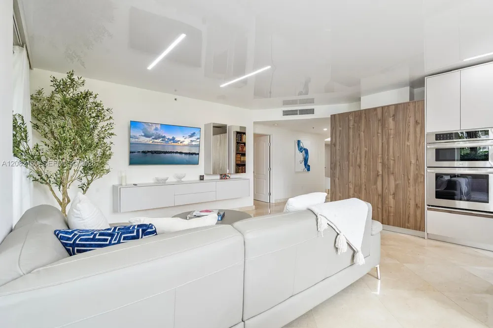 17555 Atlantic Blvd #508 Sunny Isles Beach, FL 33160